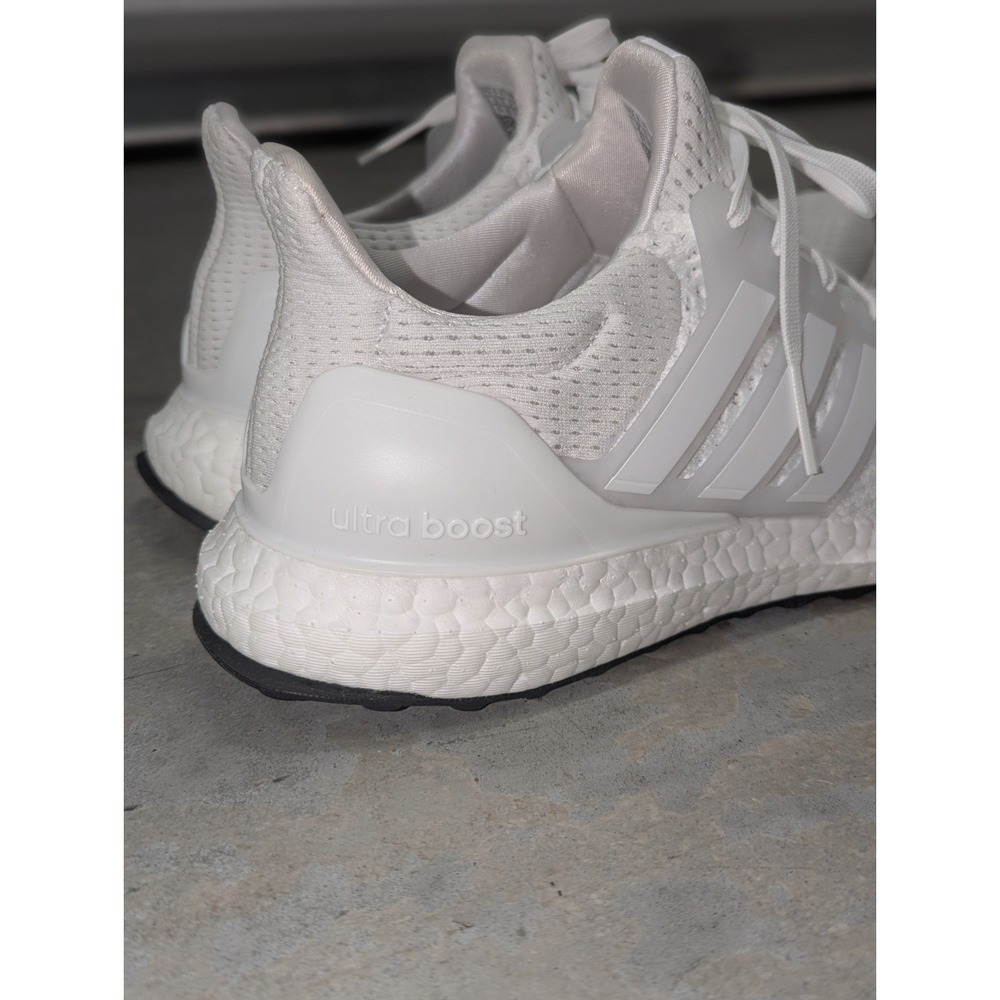 Triple White Running Shoes Womens 8 adidas Ultraboost 1.0 DNA NIB - Picture 5 of 9